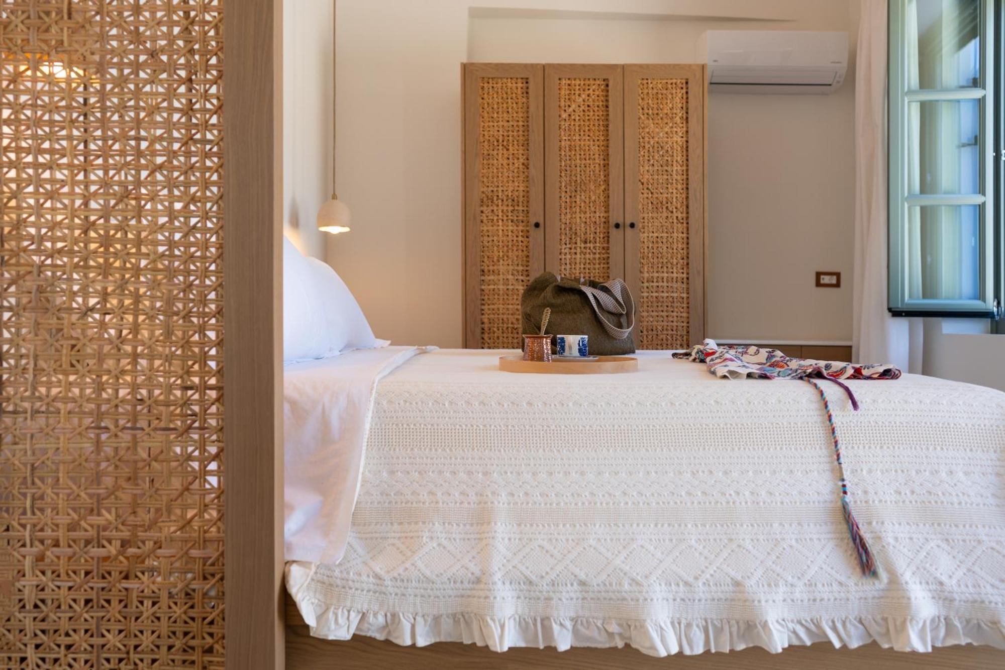 Nisomar Suites Sými Buitenkant foto